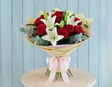 Букет цветов из:  Лилии и Розы в Нижнем Карачане