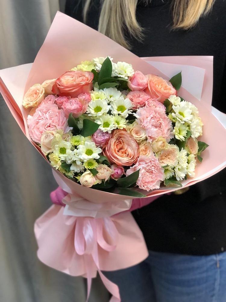 Букет цветов из: Гвоздики, Розы и Хризантемы в Нижнем Карачане