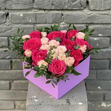 Цветочная композиция из Розы в коробке в Нижнем Карачане