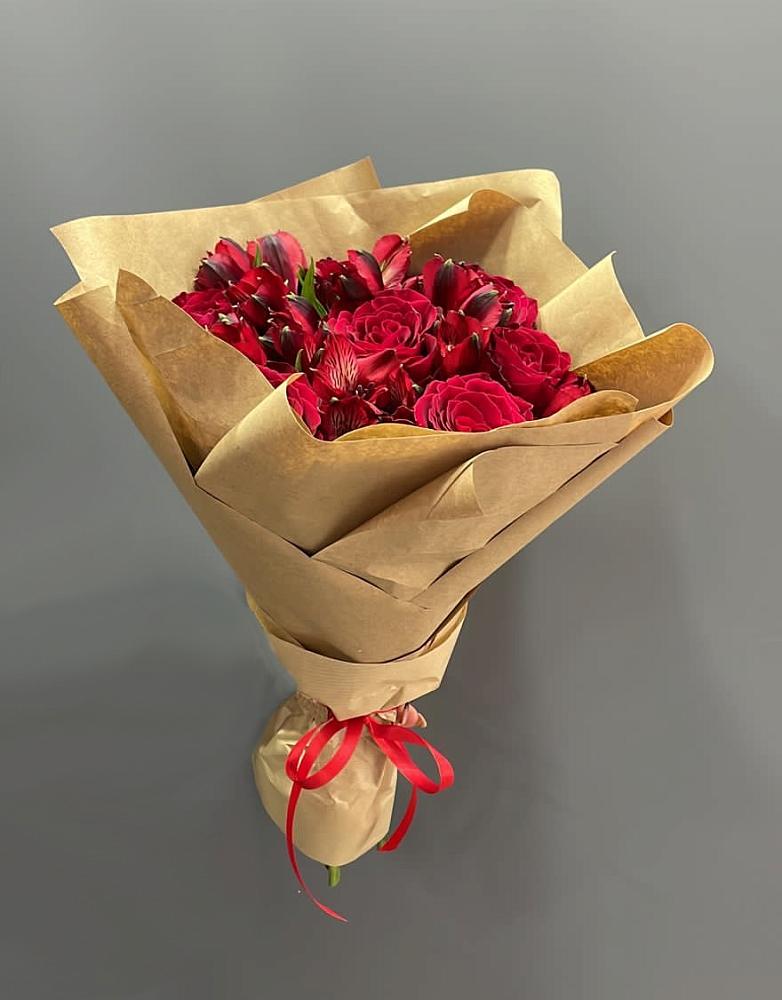 Букет цветов из: Альстромерии и Розы в Нижнем Карачане