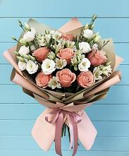 Букет цветов из:  Розы, Альстромерии и Лизиантусы в Нижнем Карачане