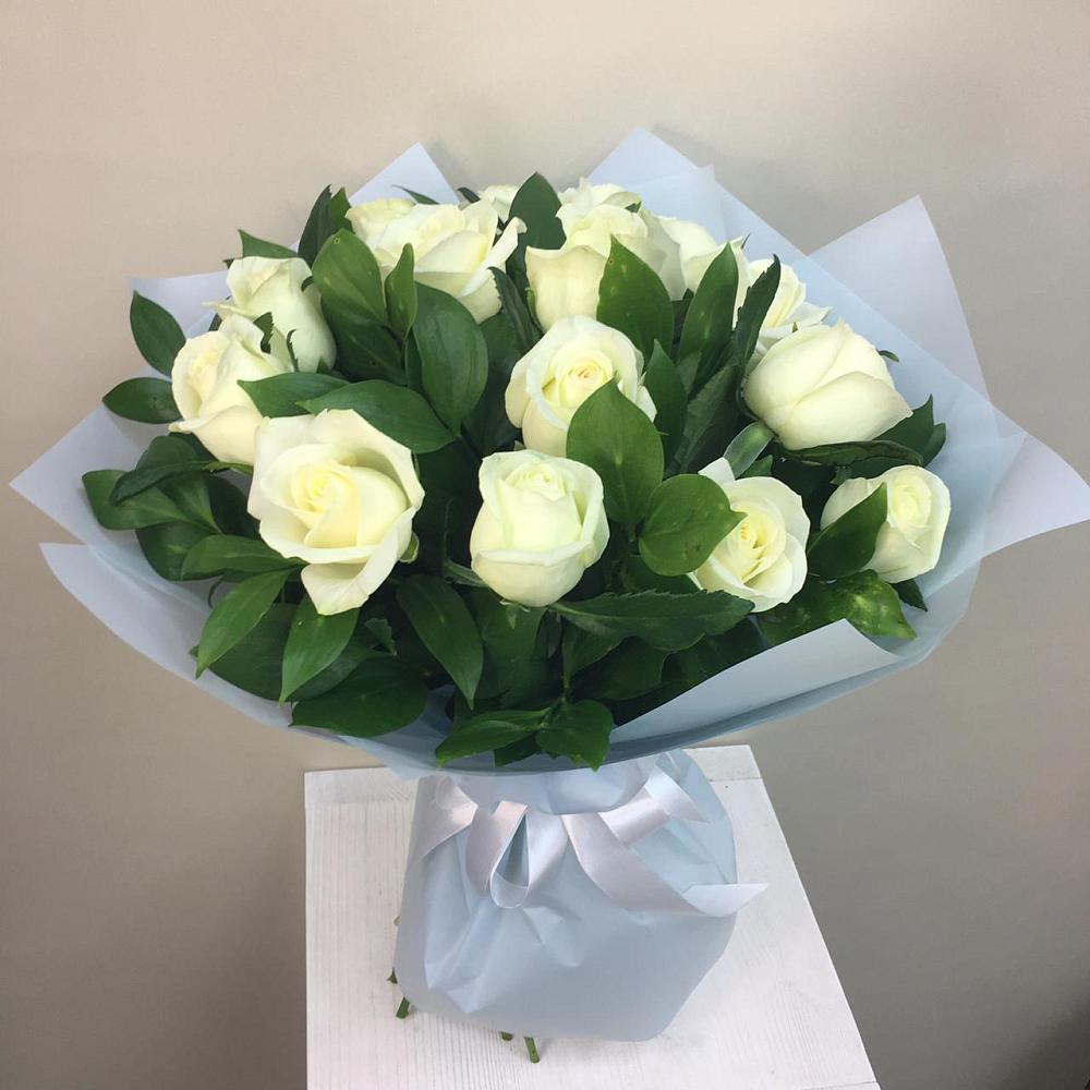 Букет 15 Белых роз Проуд в Нижнем Карачане