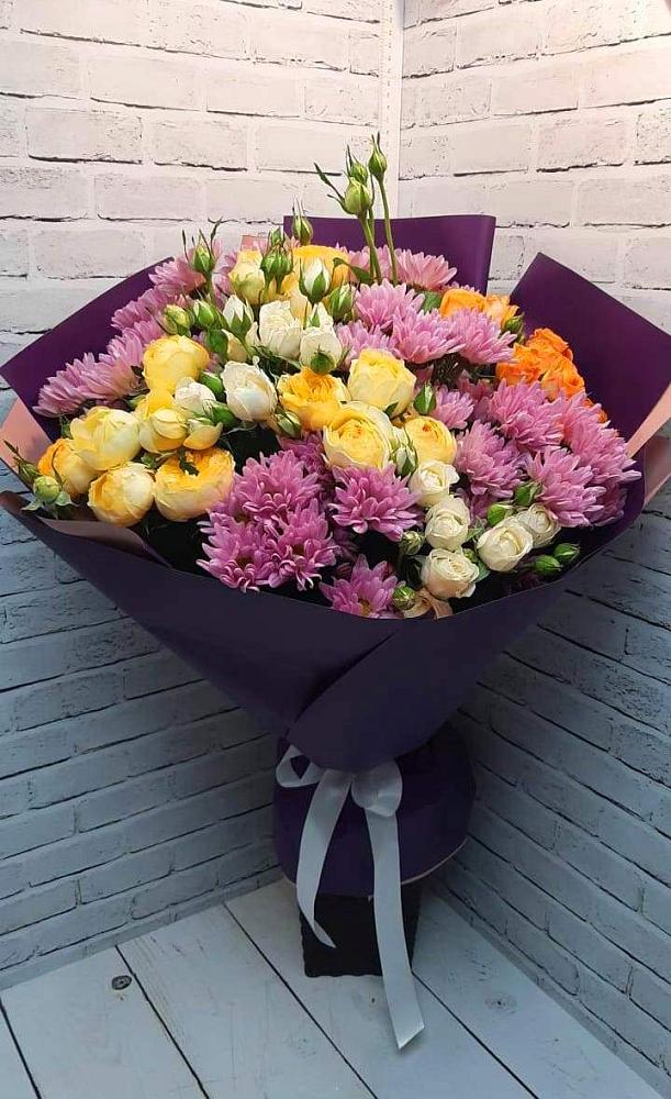 Букет цветов из: Хризантемы и Розы в Нижнем Карачане