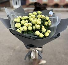 Букет Белые кустовые розы Солинеро в Нижнем Карачане
