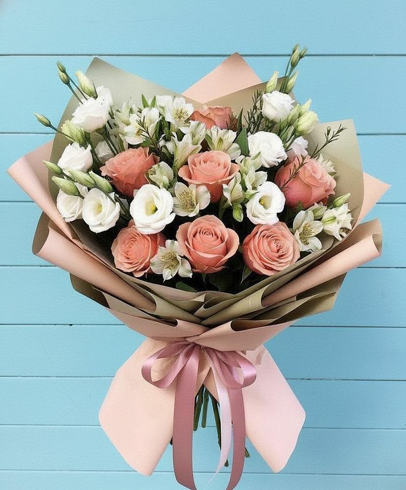Букет цветов из: Розы, Альстромерии и Лизиантусы в Нижнем Карачане
