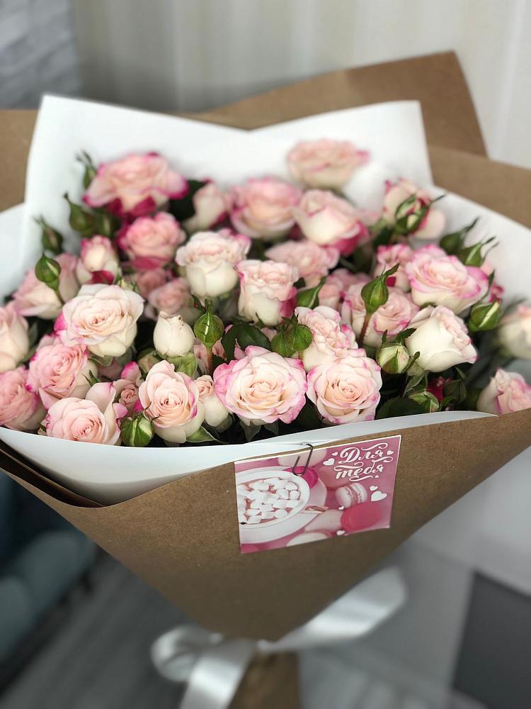 Букет цветов из: Розы в Нижнем Карачане