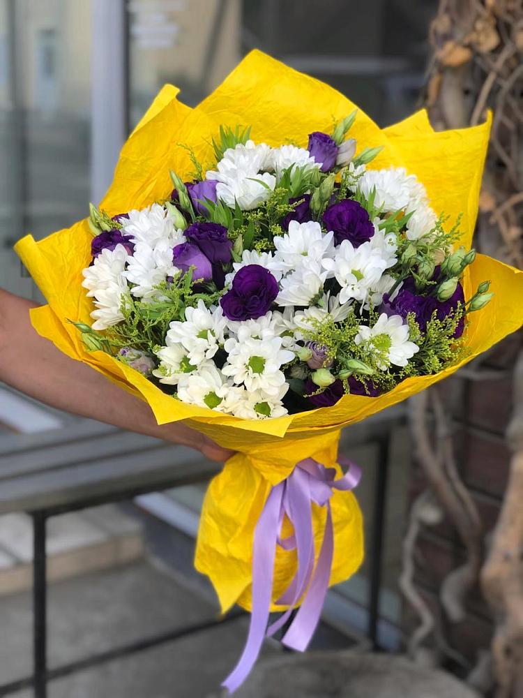 Букет цветов из: Ирисы, Хризантемы и Ромашки в Нижнем Карачане