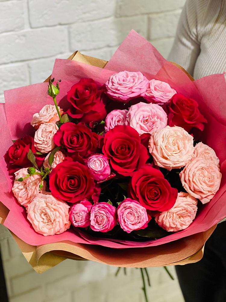 Букет цветов из: Розы в Нижнем Карачане