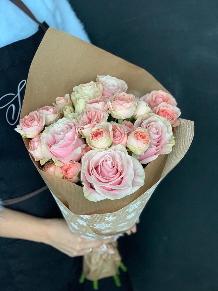 Букет цветов из: Хризантемы и Розы в Нижнем Карачане