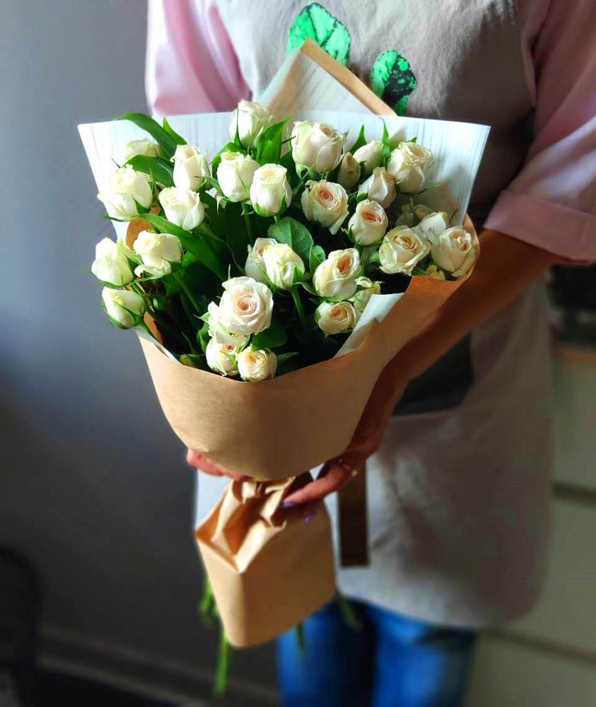 Букет цветов из: Розы в Нижнем Карачане
