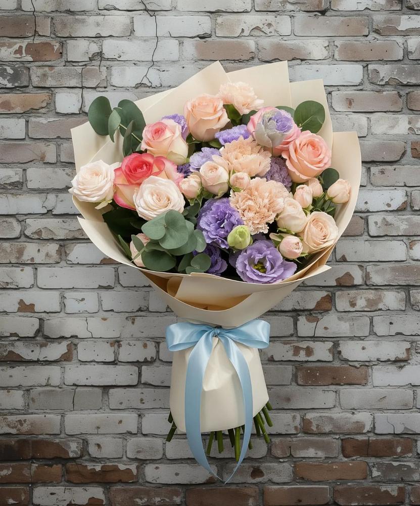 Букет цветов из: Розы, Лизиантусы и Гвоздики в Нижнем Карачане