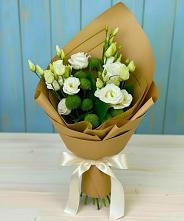 Букет цветов из:  Хризантемы и Лизиантусы в Нижнем Карачане