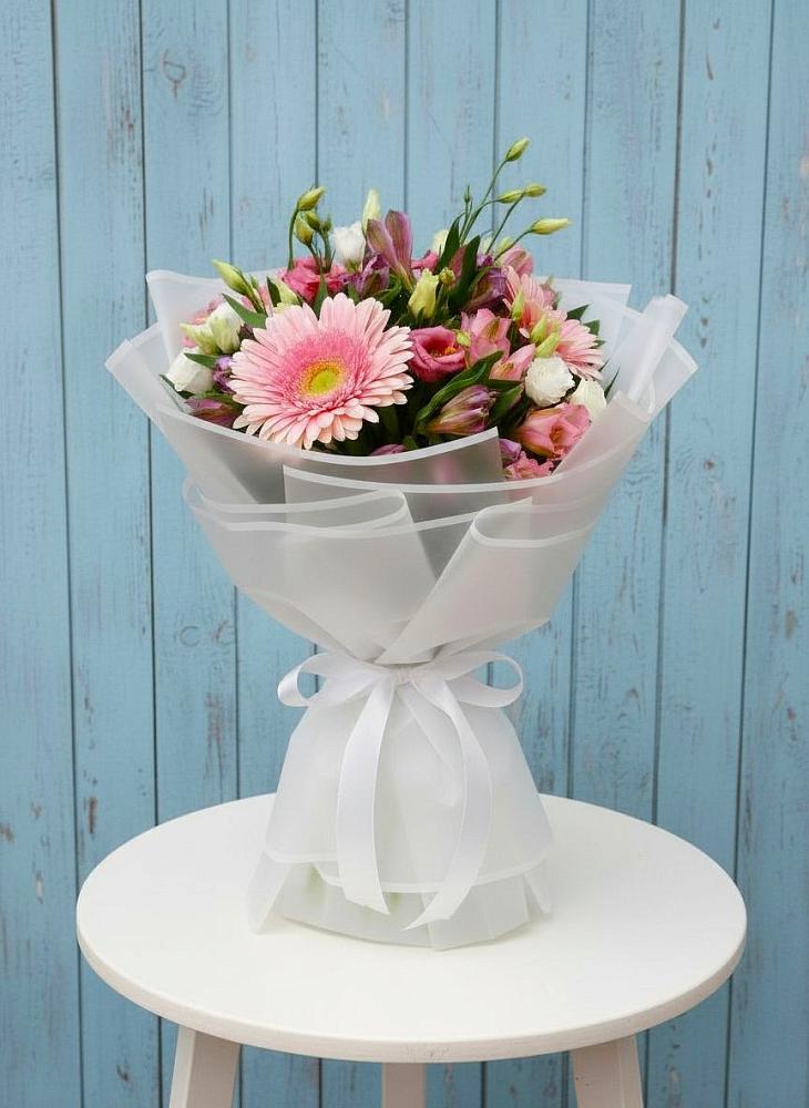 Букет цветов из: Герберы, Альстромерии и Лизиантусы в Нижнем Карачане