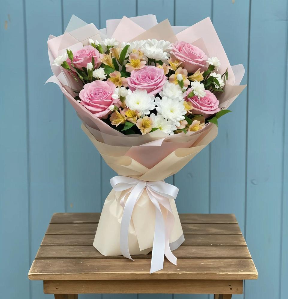 Букет цветов из: Гвоздики, Орхидеи и Розы в Нижнем Карачане