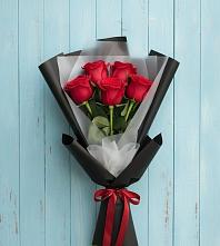 Букет цветов из:  Розы в Нижнем Карачане