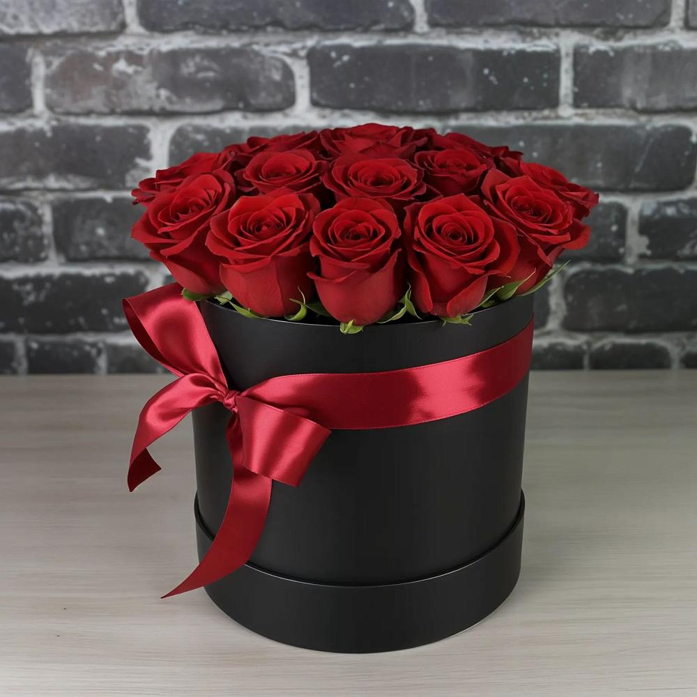 Цветочная композиция из Розы в шляпной коробке в Нижнем Карачане