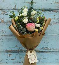 Букет цветов из:  Розы и Лизиантусы в Нижнем Карачане
