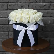 Цветочная композиция из Розы в шляпной коробке в Нижнем Карачане