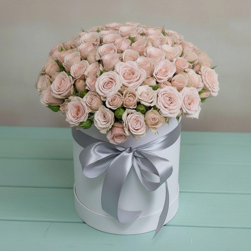 Цветочная композиция из Розы в шляпной коробке в Нижнем Карачане